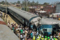 337303-indiatrainderailment700